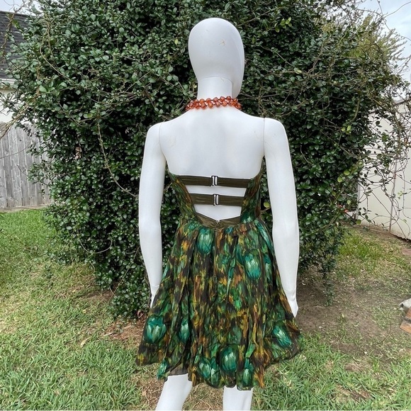 💋Alice + Olivia strapless fit & flare 3 tier lined mini dress - Picture 6 of 15